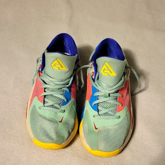 Nike Freak Mint Green With Red Pink And Purple Accents Size 6y - Picture 1 of 8